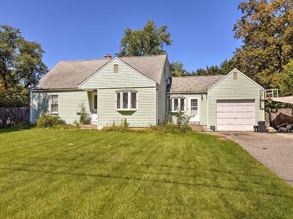 58 Brewster St, Springfield, MA 01119