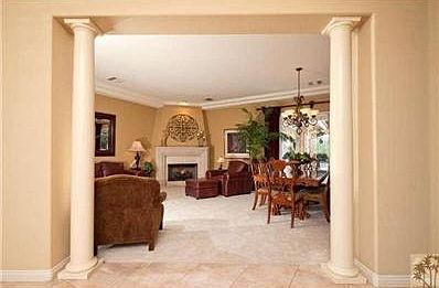 Entrance to the living room/dining area