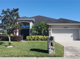 8210 Woodvine Cir, Lakeland, FL 33810