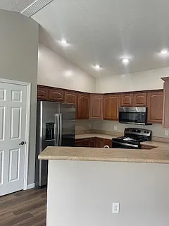 421 Porter Dr — Photo 4