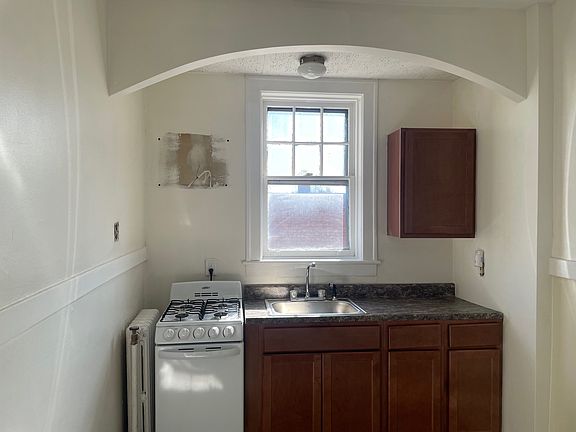 5th image of 39 Jeanette St APT 1