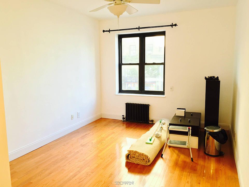2nd image of 312-320 W 23rd St #1D
