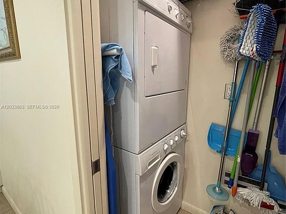 5th image of 251 Crandon Blvd APT 338