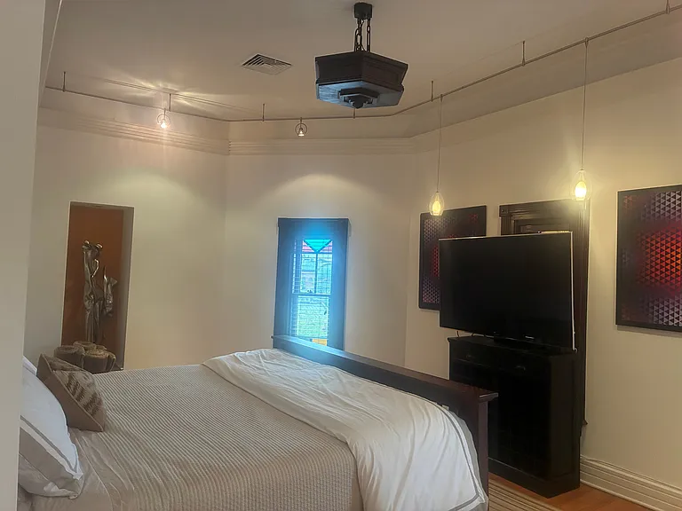 75-77 Woodlawn Ave #1 — Photo 10
