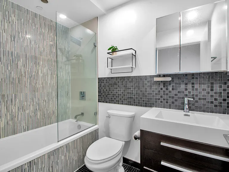 205 N 7th St #1A — Photo 10