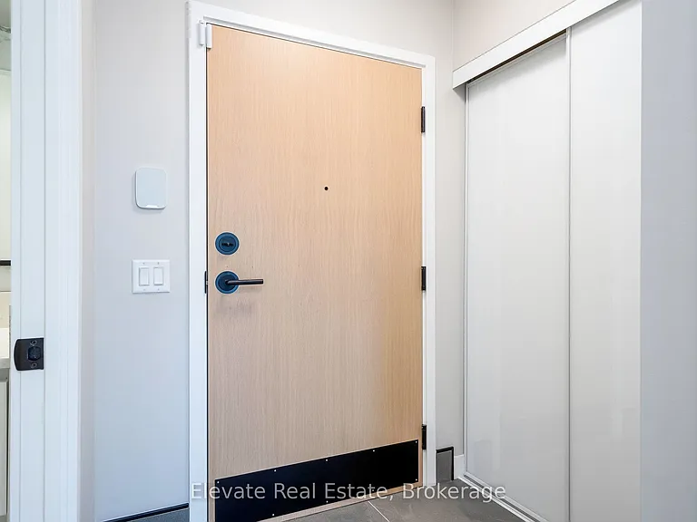 31 Huron St #405 — Photo 14