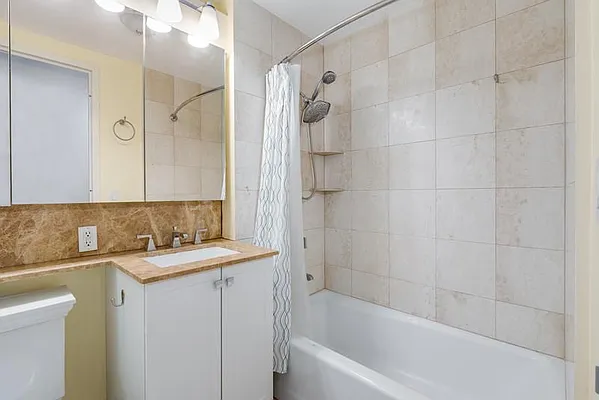 Sold by Apple Realty Group Corp | media 4