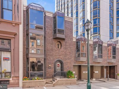 2018 Walnut St #2018, Philadelphia, PA, 19103