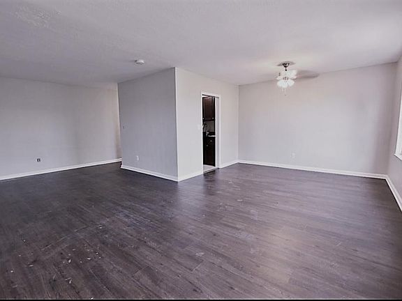 4th image of 2880 S Moreland Blvd APT 301