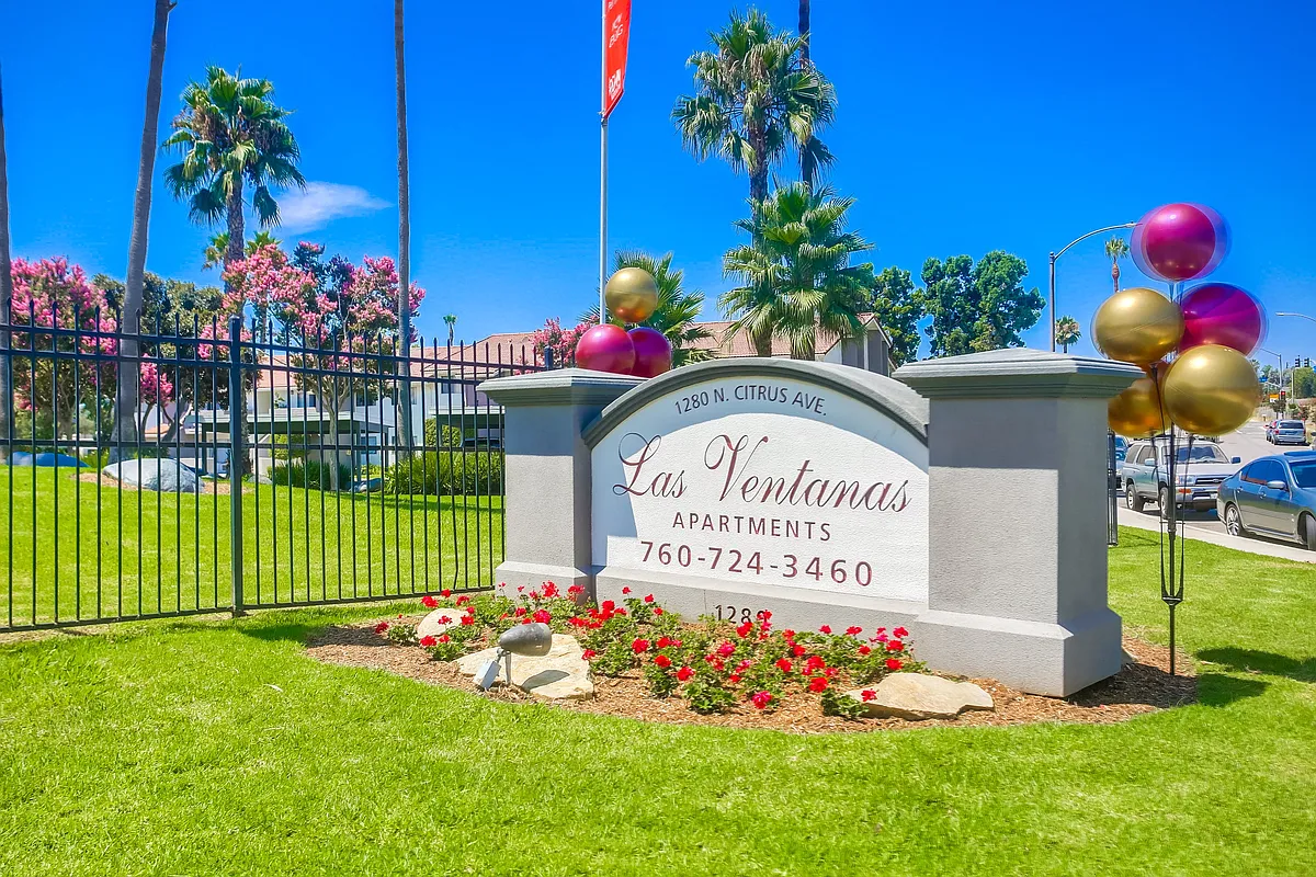 Building Photo - Las Ventanas Apartments
