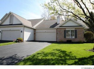 41 Fairvale Dr, Penfield, NY 14526