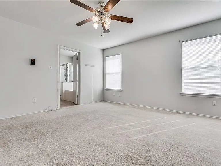 602 Golden Gate Dr — Photo 13