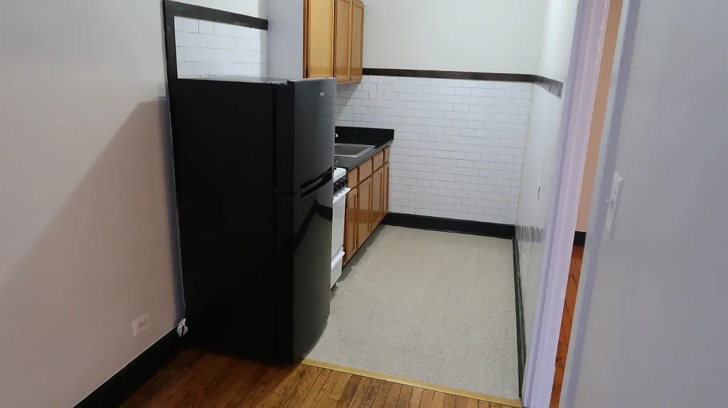 Studio, 1.0 bath, 500 sqft, $1,300 — Photo 3
