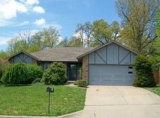 2105 S Glenn Ave, Springfield, MO 65807