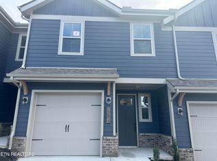 1204 Mountain Quail Cir, Maryville, TN 37801