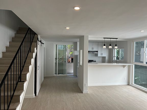 2nd image of 2441 N Beachwood Dr #6