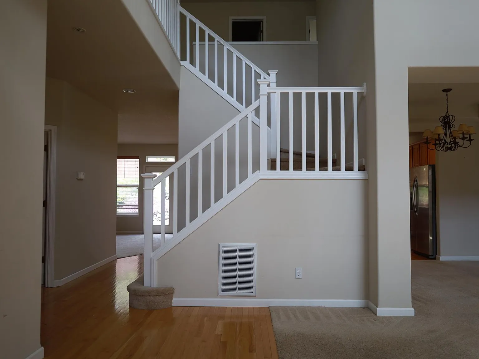 4 bed, 2.5 bath, 2503 sqft, $3,500 — Photo 3