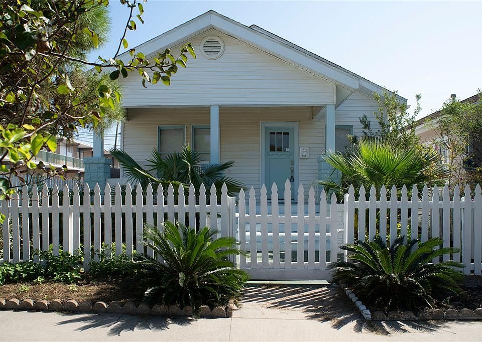 1st image of 1017 Avenue M