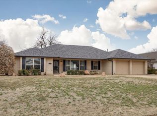 7522 NW Stonegate Pl, Lawton, OK 73505