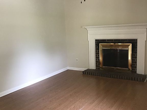 2nd image of 2400 Phoenix Dr