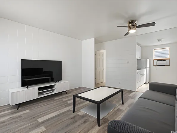 94-245 Leowahine St #239, Waipahu, HI 96797