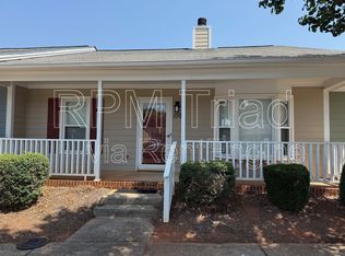 814 Guilford College Rd APT 158, Greensboro, NC 27409