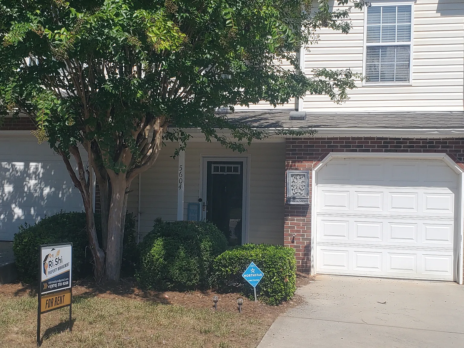 2 bed, 2.5 bath, 1251 sqft, $1,800 — Photo 1