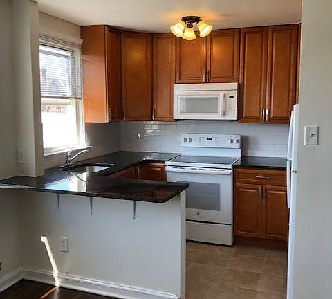2nd image of 835 Windermere Ave Floor 2