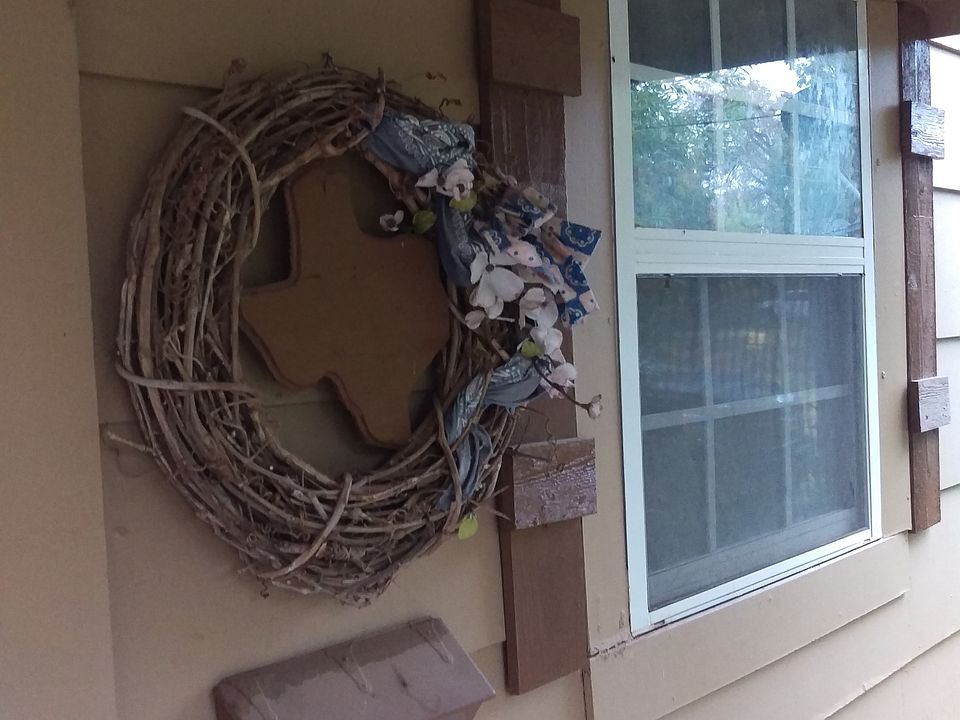 1st image of 749 Sammons St