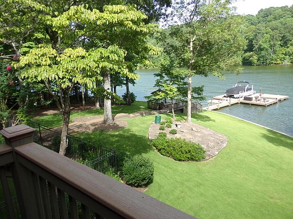 5th image of 208 Shoreline Dr