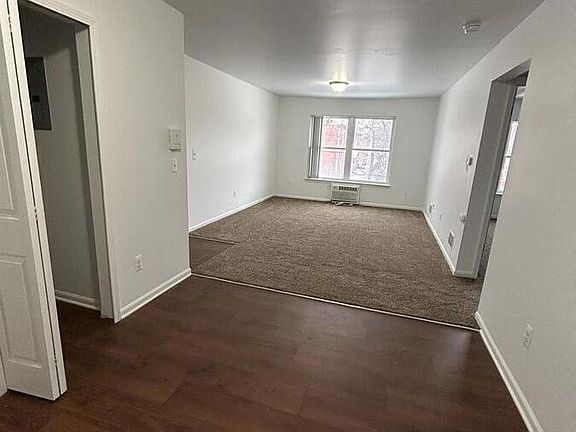 3rd image of 723 Green Rd APT 237