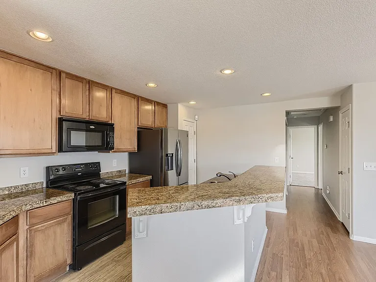 17101 Waterhouse Cir #E — Photo 2