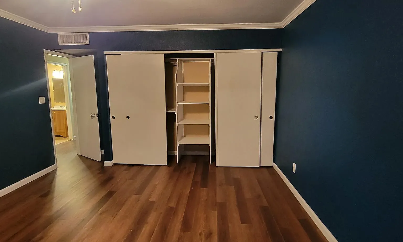 2 bed, 951 sqft, $1,350 — Photo 1