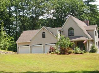 549 Reservoir Rd, Lunenburg, MA 01462