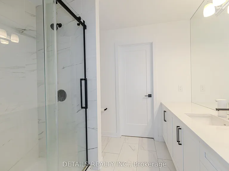 67 Viceroy Mews — Photo 25