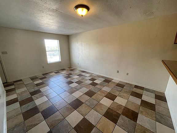 3rd image of 1306 Brown Dr #C
