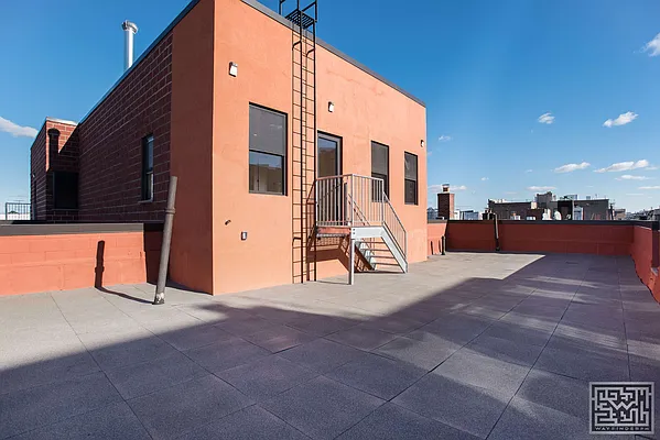 Rented by OGI Management | media 2