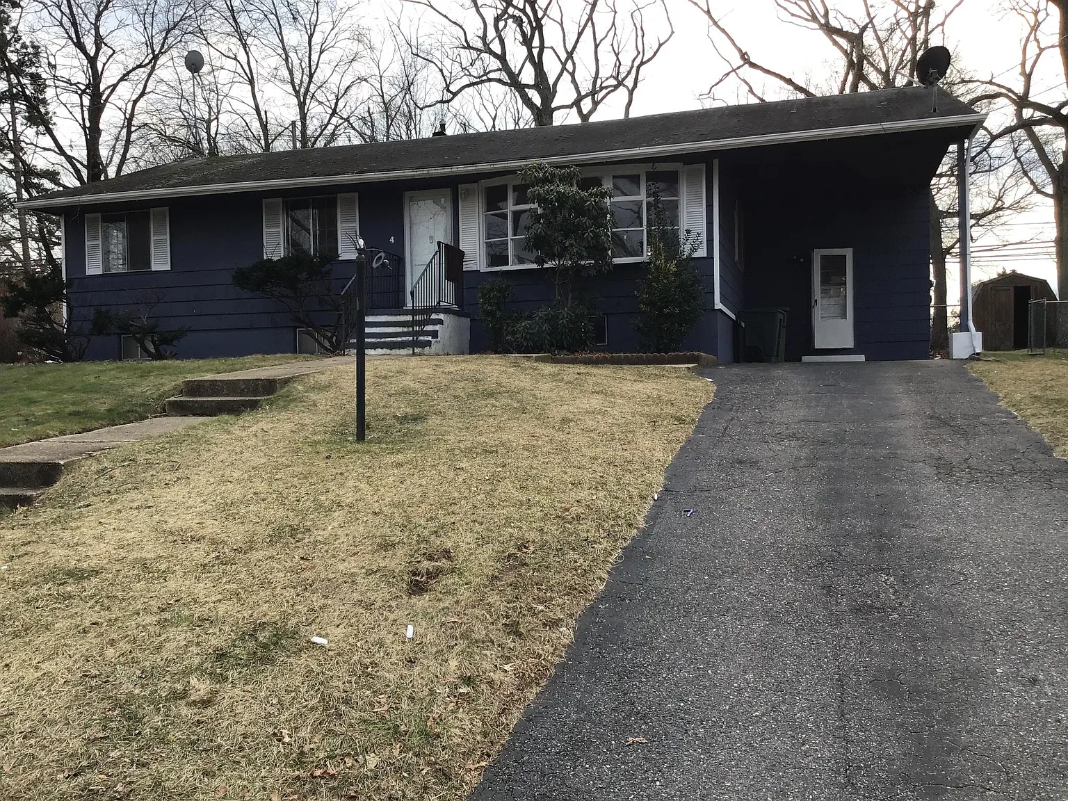 4 Cathedral Dr photo 1