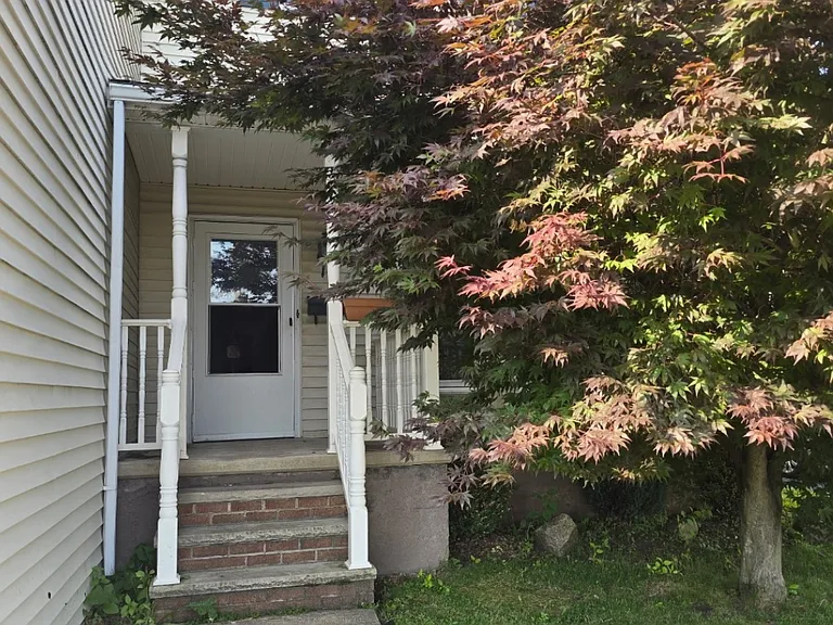 4 Miner St — Photo 1