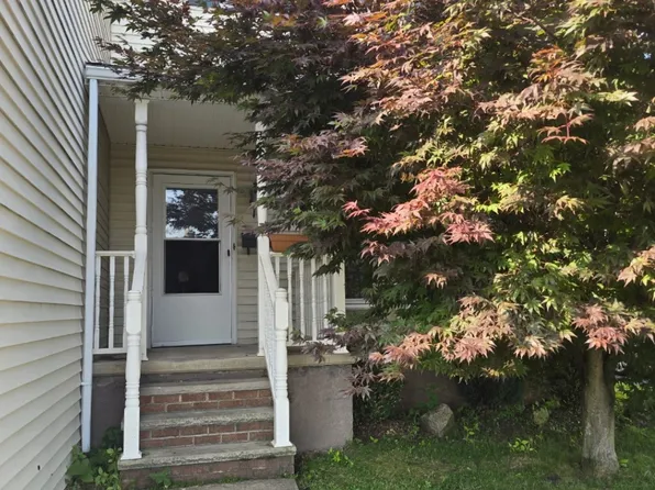 4 Miner St, Hudson, PA 18705