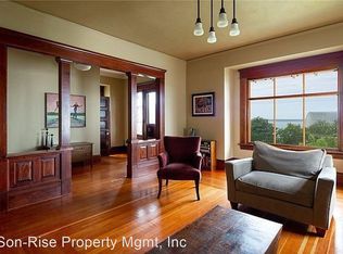 516 N State St, Bellingham, WA 98225