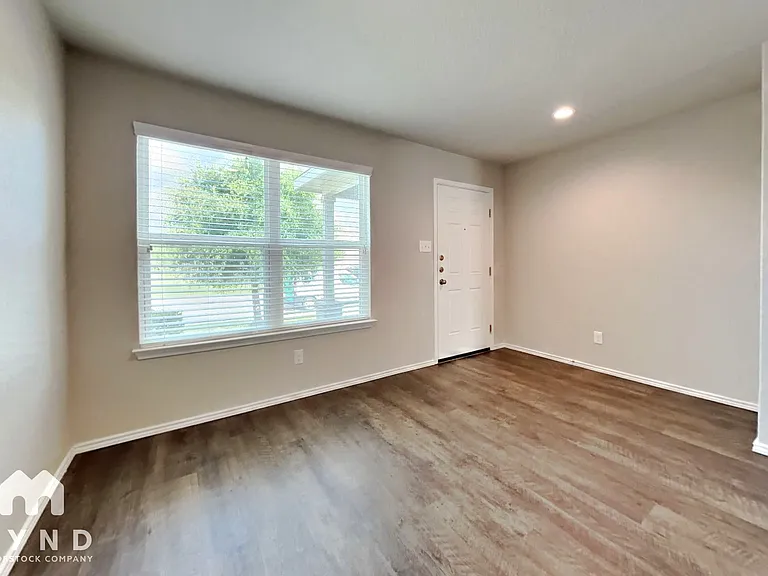 3704 Colemans Run — Photo 7