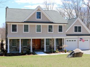 50 Romanock Rd, Fairfield, CT 06825