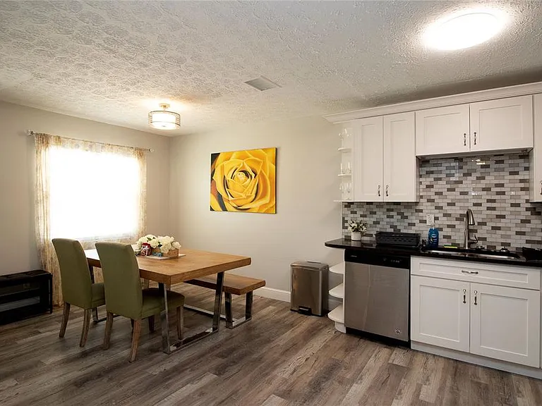 1635 Gladys St #2 — Photo 8