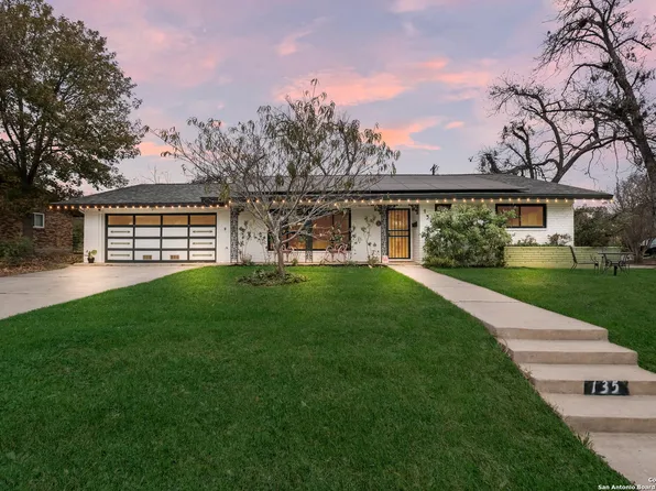 135 Meadowood Ln, San Antonio, TX 78216
