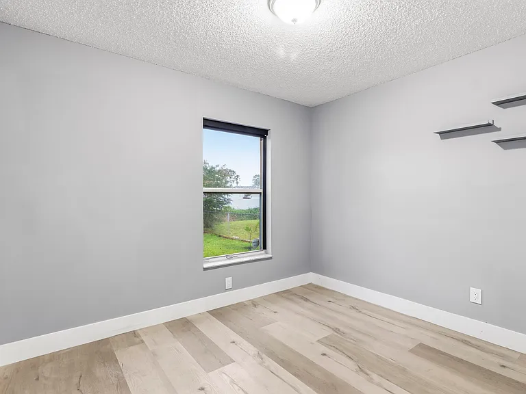 1717 SW Burlington St — Photo 16