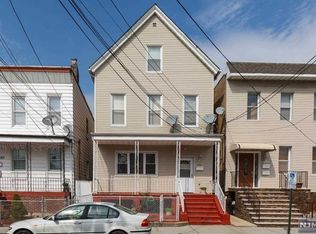 308 Clarendon St, Secaucus, NJ 07094