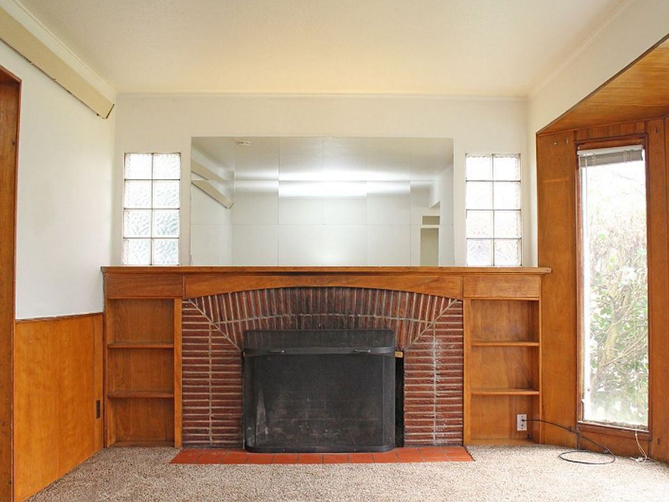 1st image of 2711 N Killingsworth St #2705
