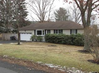 1722 Julianne Dr, Castleton On Hudson, NY 12033