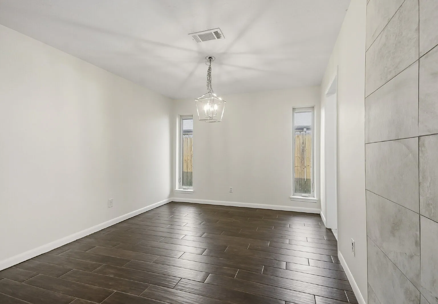 3 bed, 2.0 bath, 1706 sqft, $2,400 — Photo 4